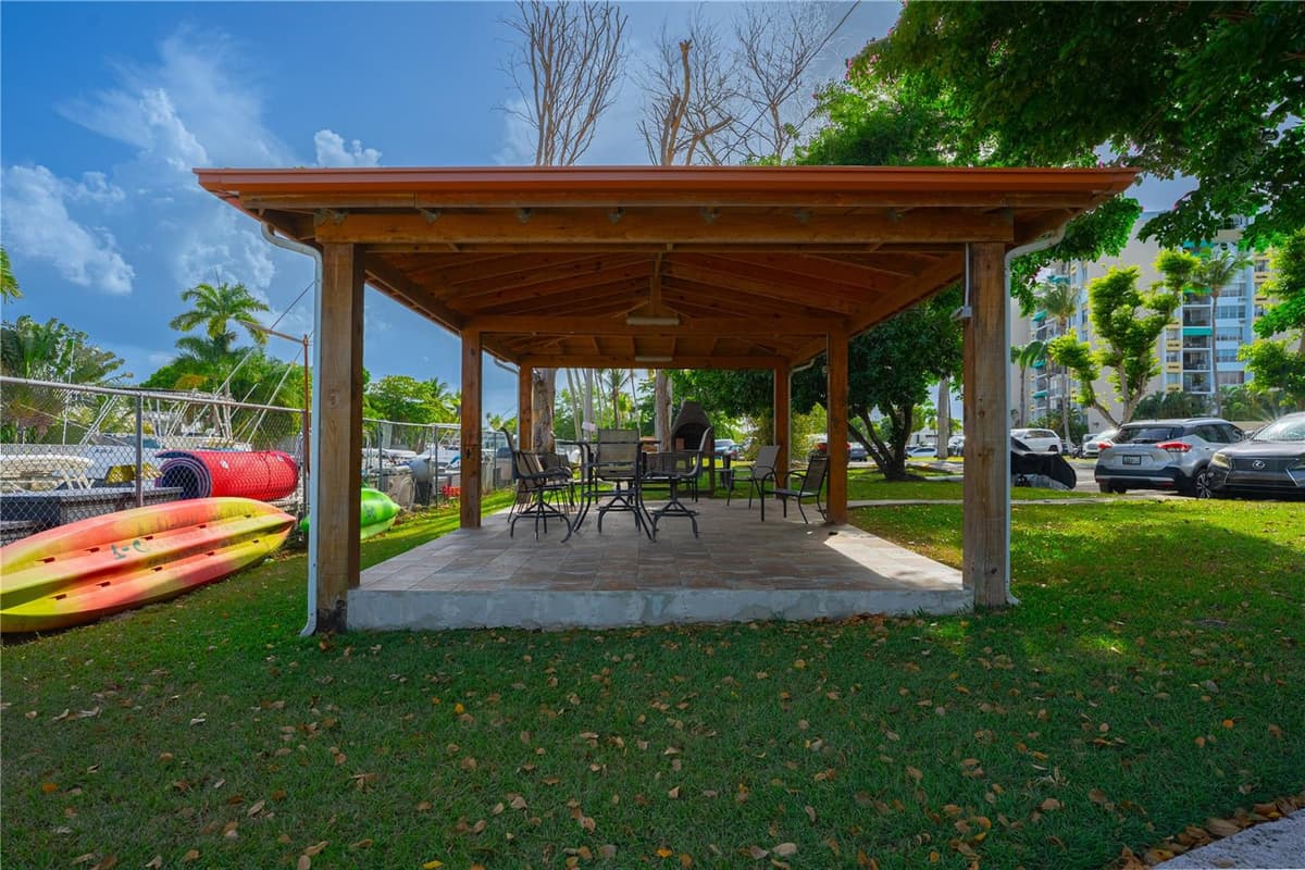 1 CLUB COSTA MARINA — photo 23 of 28
