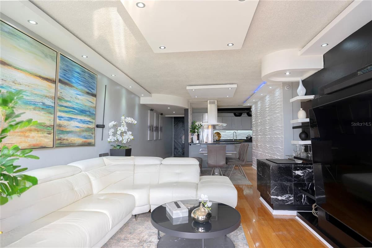 1 CLUB COSTA MARINA — photo 5 of 28