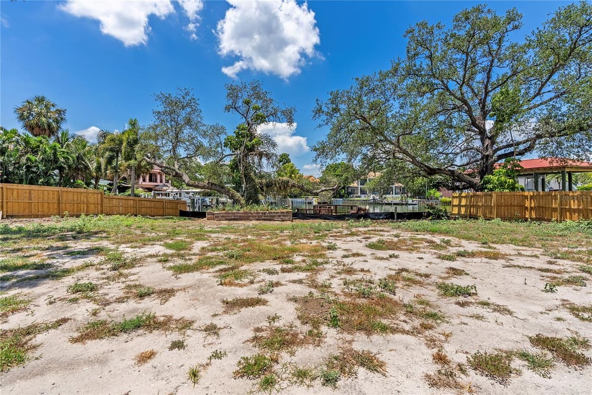 86 BAHAMA CIRCLE — photo 17 of 22