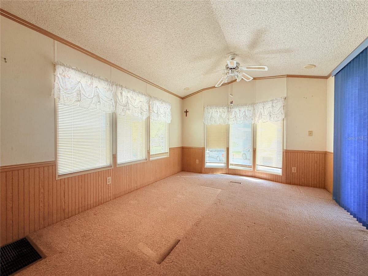 2215 73RD STREET — photo 3 of 44