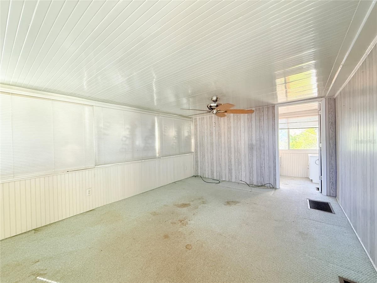 2215 73RD STREET — photo 4 of 44