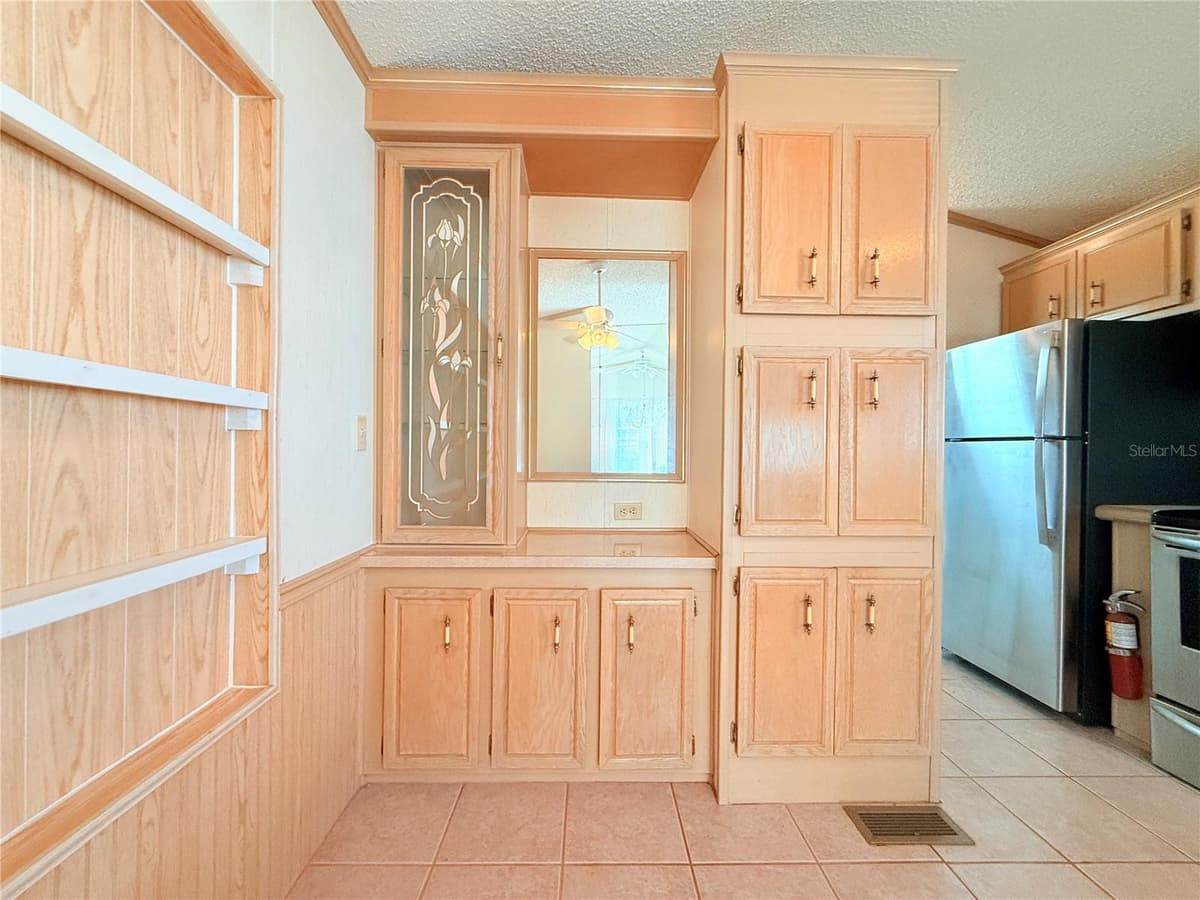 2215 73RD STREET — photo 10 of 44
