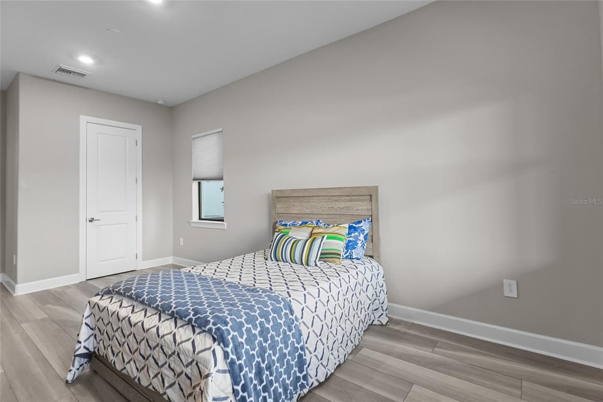 5855 SILVERSIDE PINE COURT — photo 29 of 89