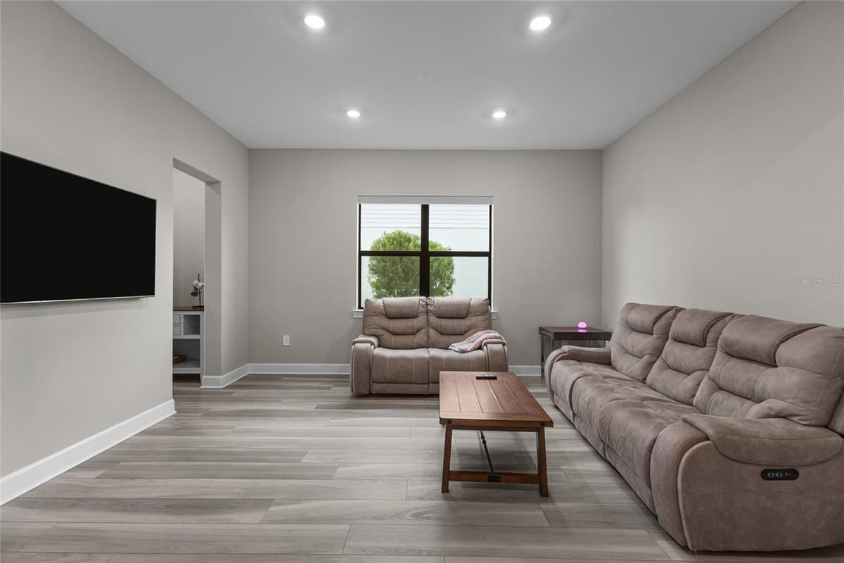 5855 SILVERSIDE PINE COURT — photo 21 of 89