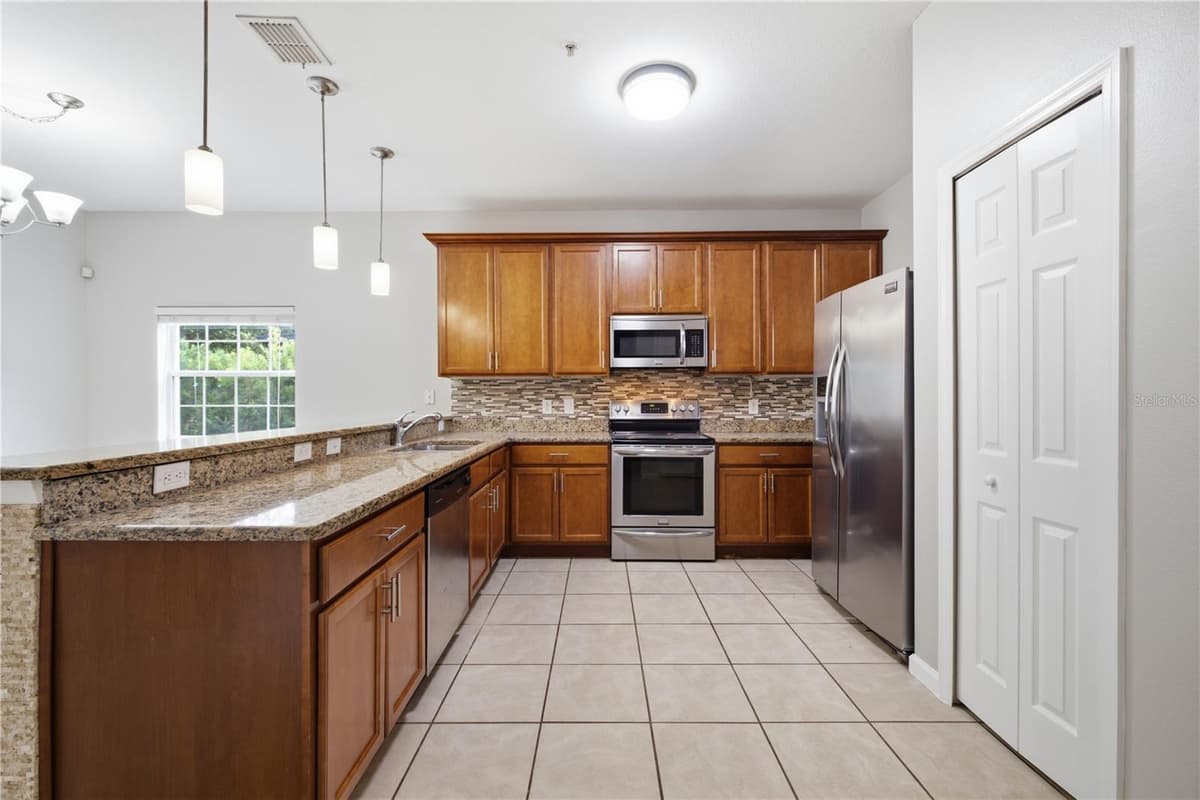 455 WESTPOINT GARDEN CIRCLE — photo 10 of 45