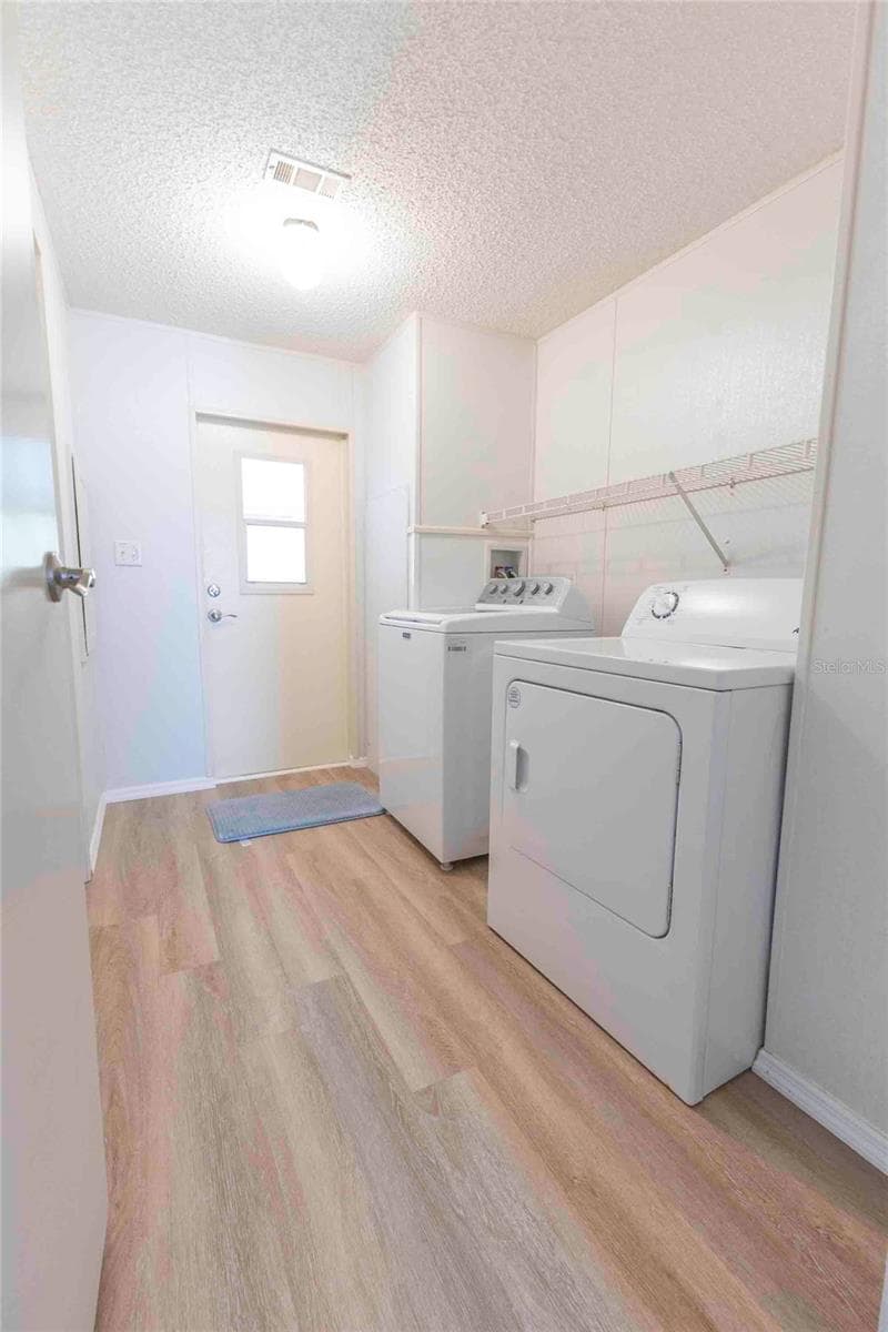 5217 CAMBRIDGE COURT — photo 22 of 35