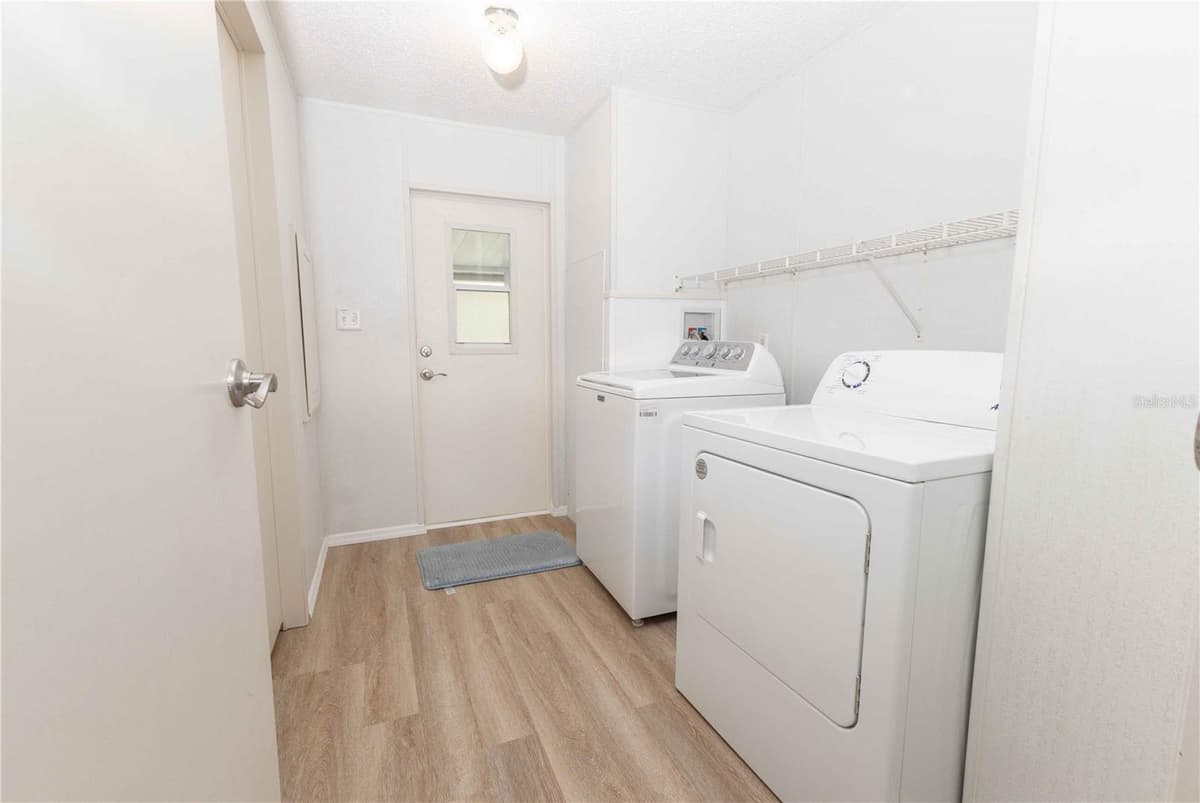5217 CAMBRIDGE COURT — photo 21 of 35