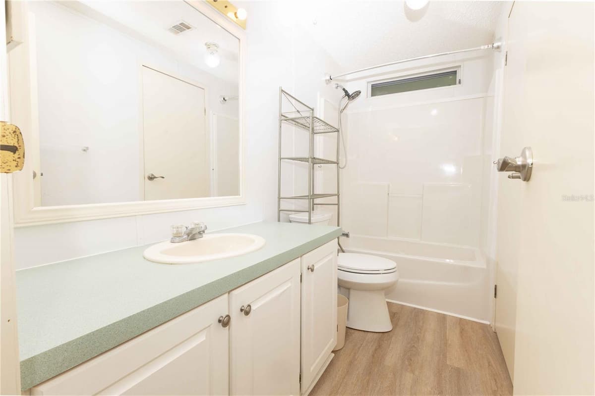 5217 CAMBRIDGE COURT — photo 19 of 35