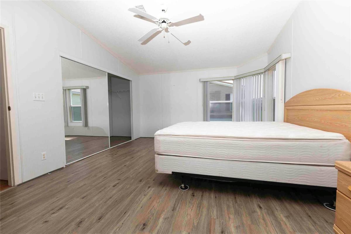 5217 CAMBRIDGE COURT — photo 13 of 35