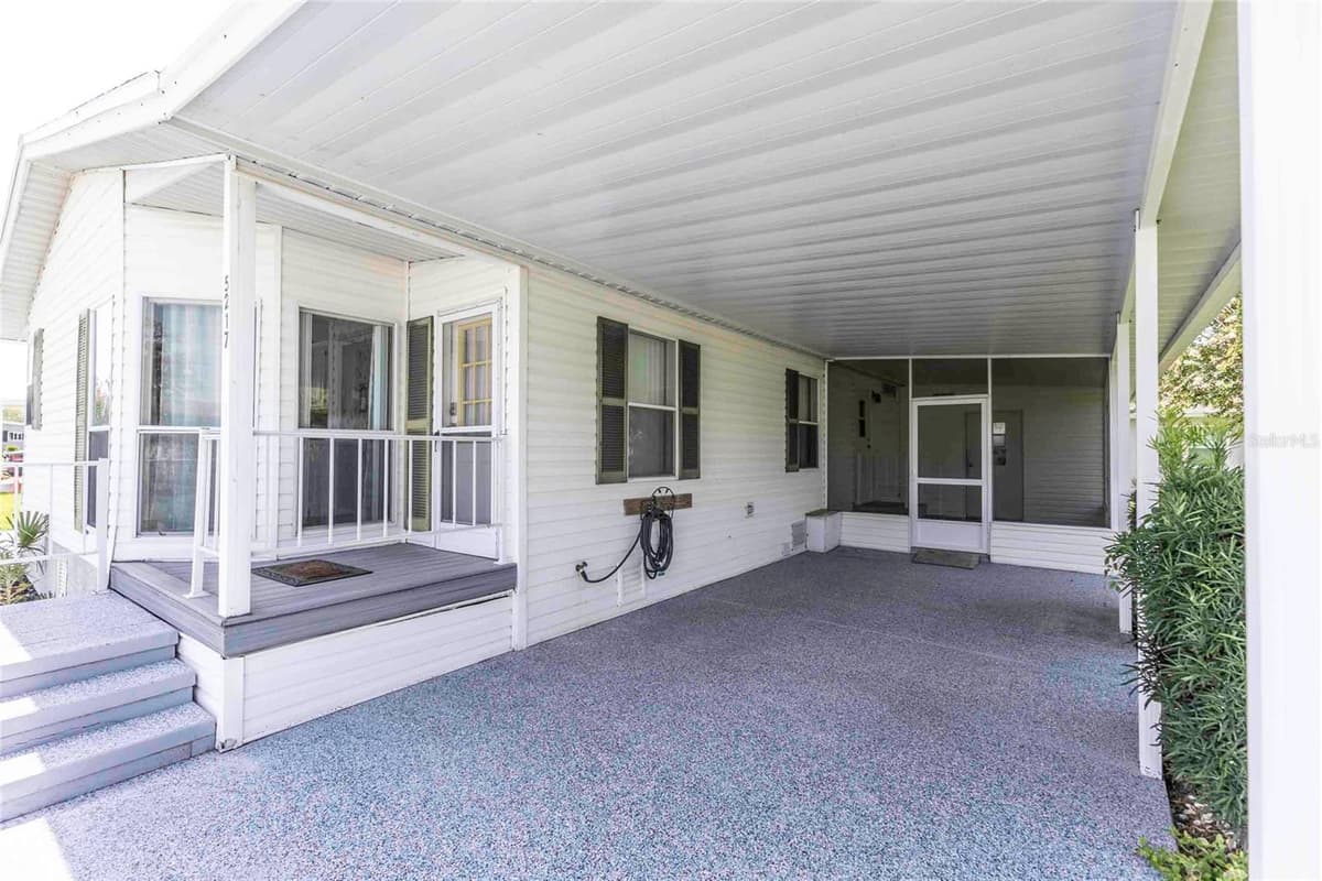 5217 CAMBRIDGE COURT — photo 4 of 35