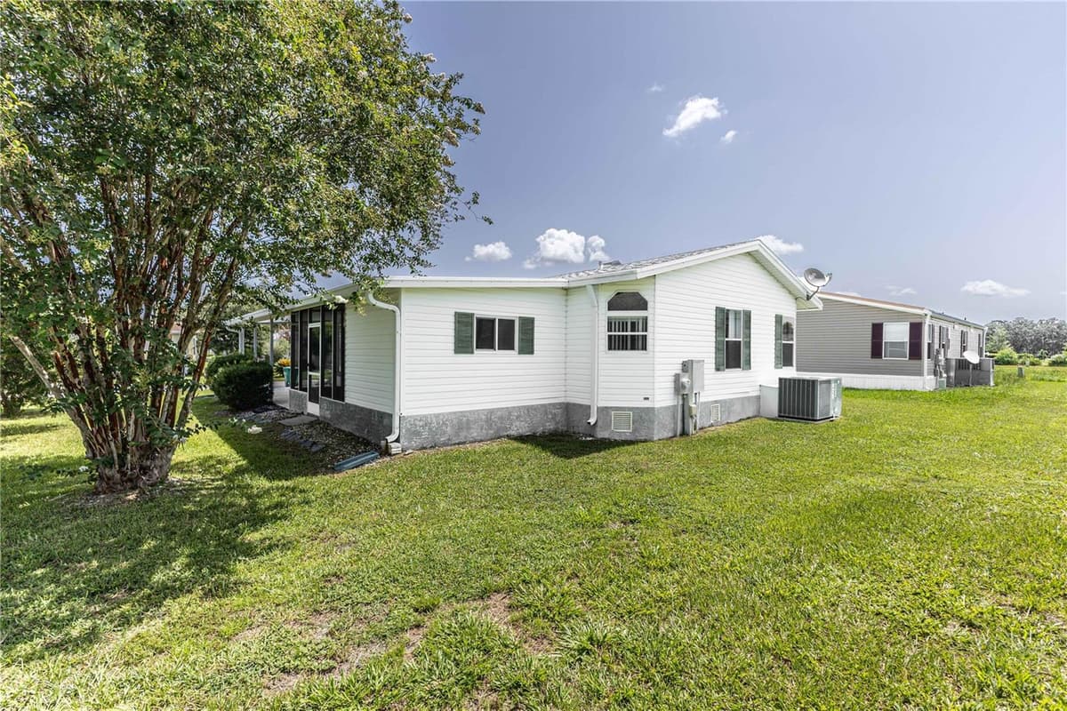 5217 CAMBRIDGE COURT — photo 31 of 35