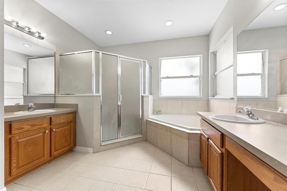 10215 CYPRESS KNEE CIRCLE — photo 18 of 39