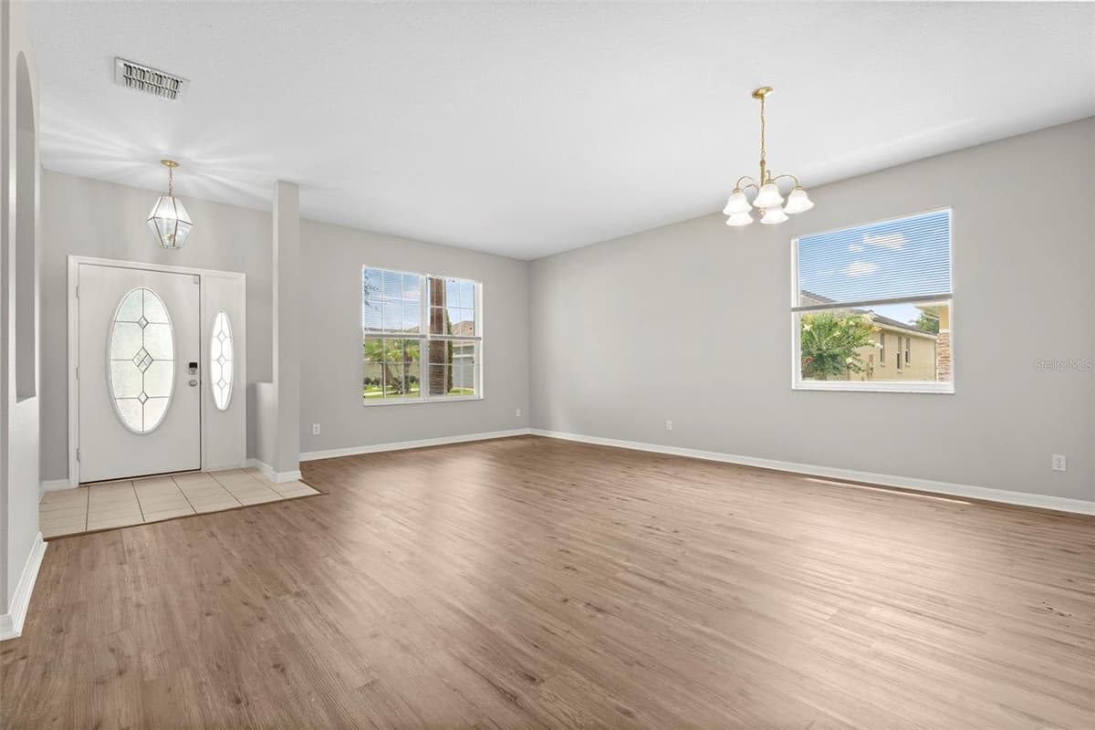 10215 CYPRESS KNEE CIRCLE — photo 10 of 39