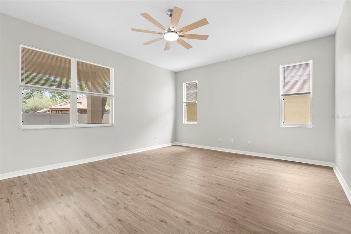 10215 CYPRESS KNEE CIRCLE — photo 5 of 39