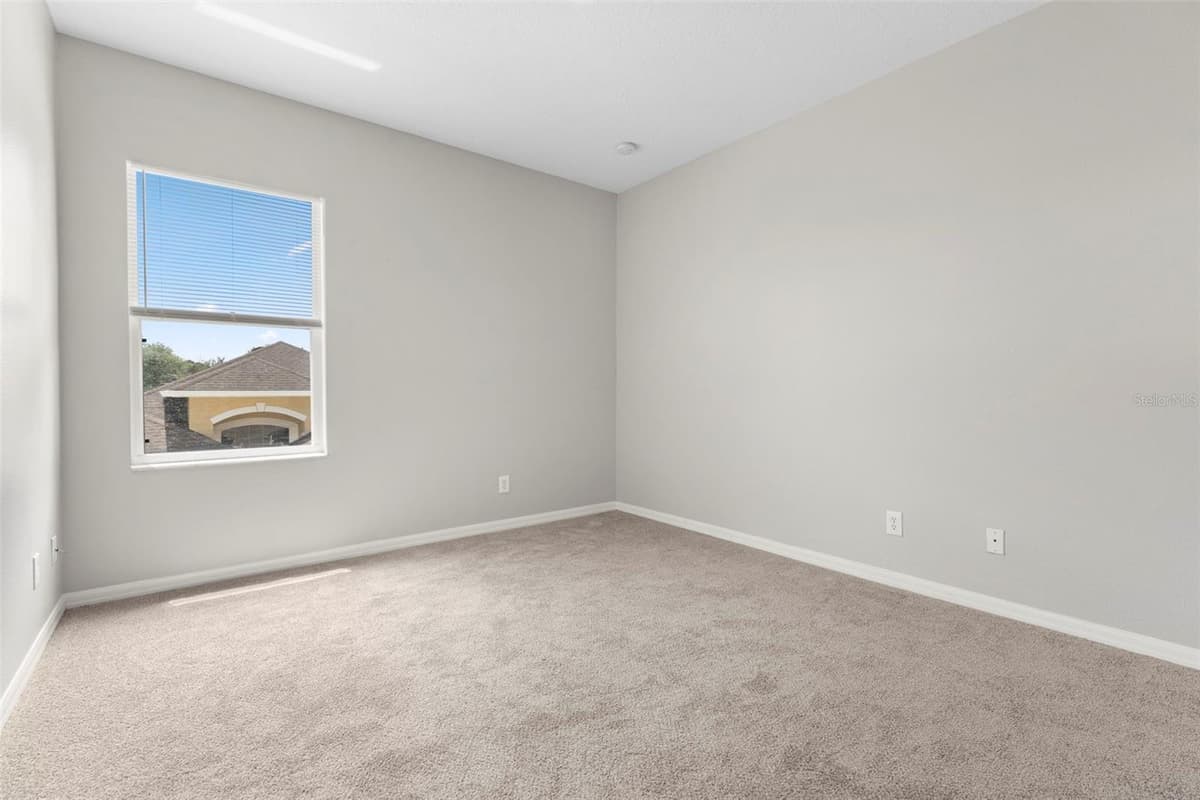 10215 CYPRESS KNEE CIRCLE — photo 29 of 39
