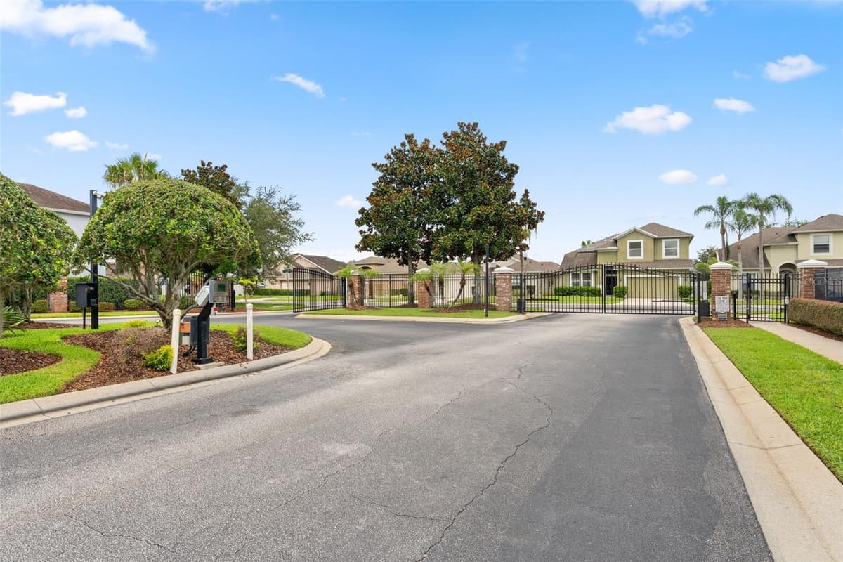 10215 CYPRESS KNEE CIRCLE — photo 37 of 39