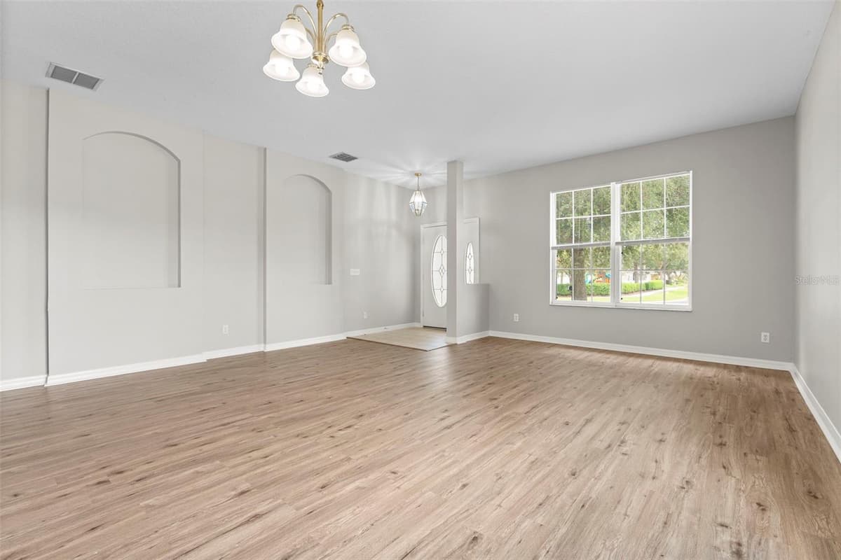10215 CYPRESS KNEE CIRCLE — photo 11 of 39