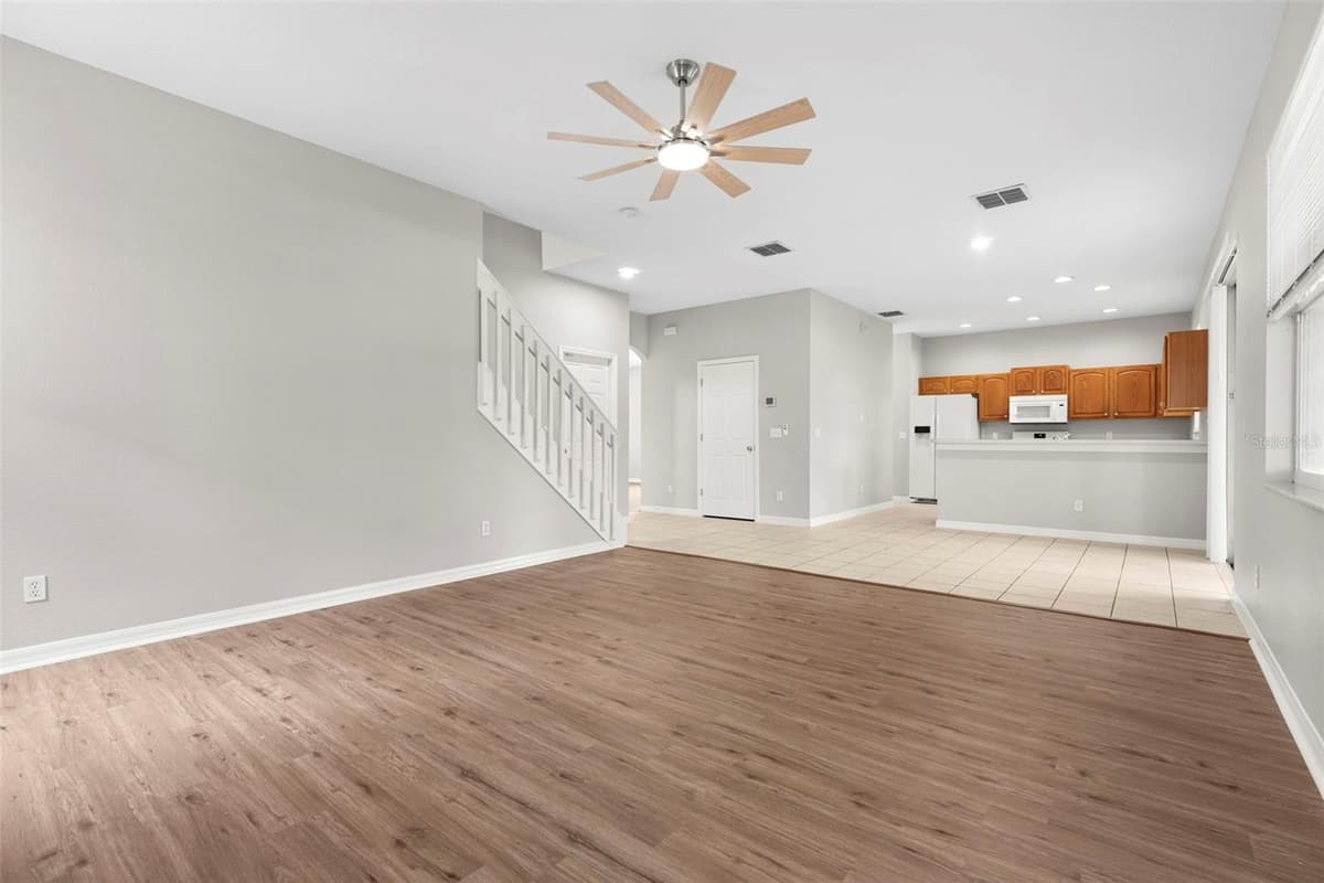 10215 CYPRESS KNEE CIRCLE — photo 6 of 39