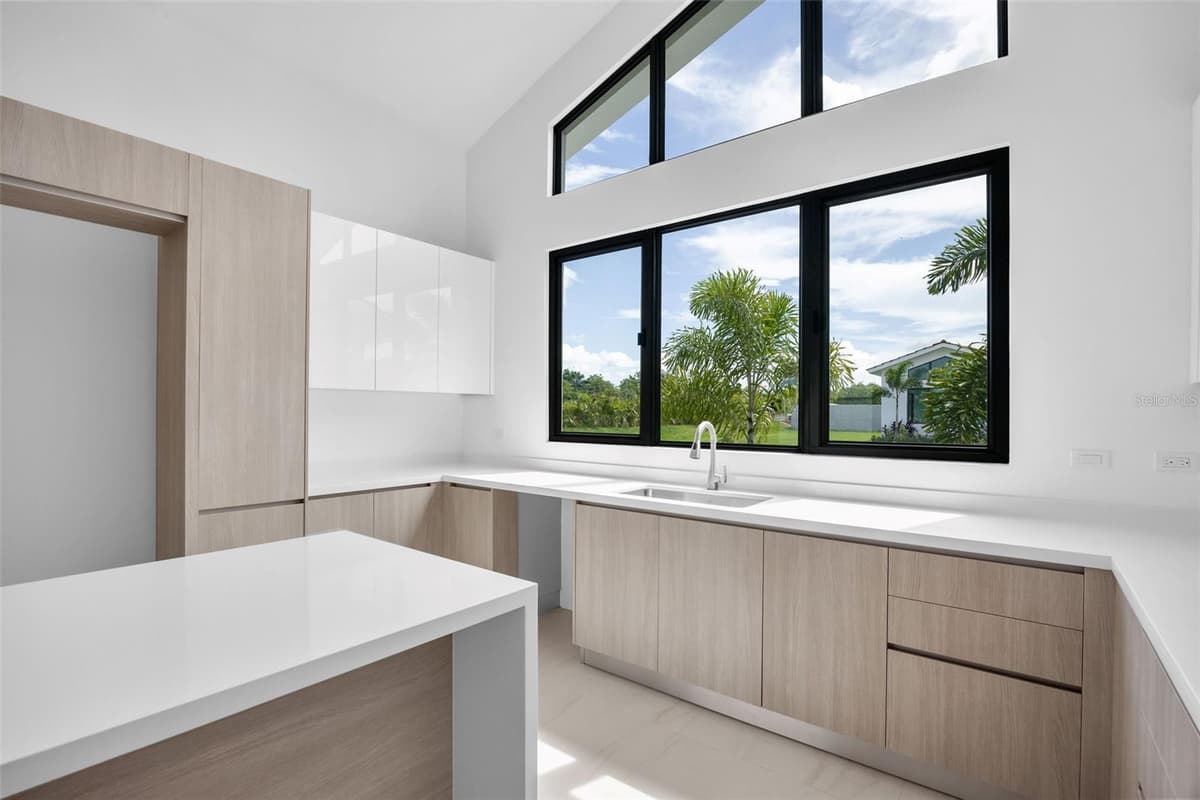 0 ISLA DE LAS FLORES — photo 23 of 53