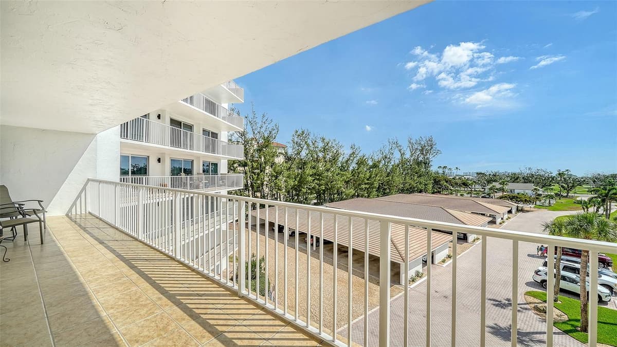 2301 GULF OF MEXICO DRIVE — photo 6 of 36