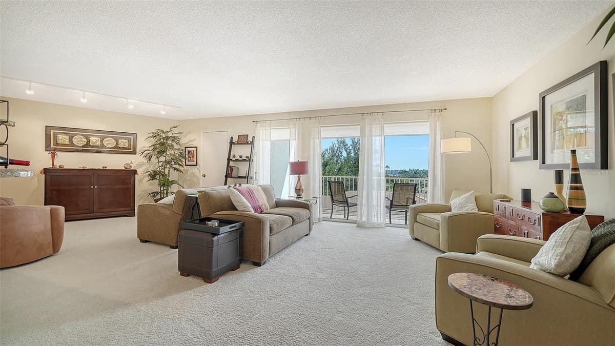 2301 GULF OF MEXICO DRIVE — photo 9 of 36