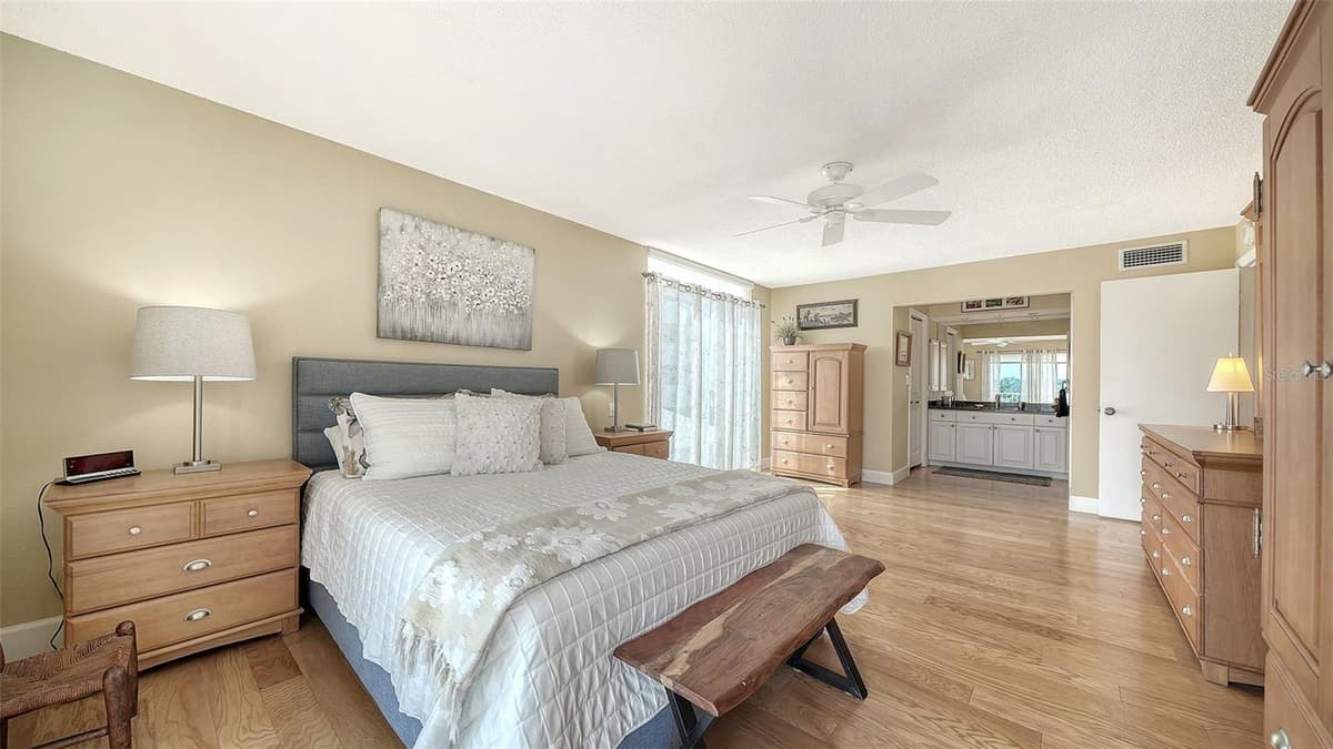 2301 GULF OF MEXICO DRIVE — photo 15 of 36