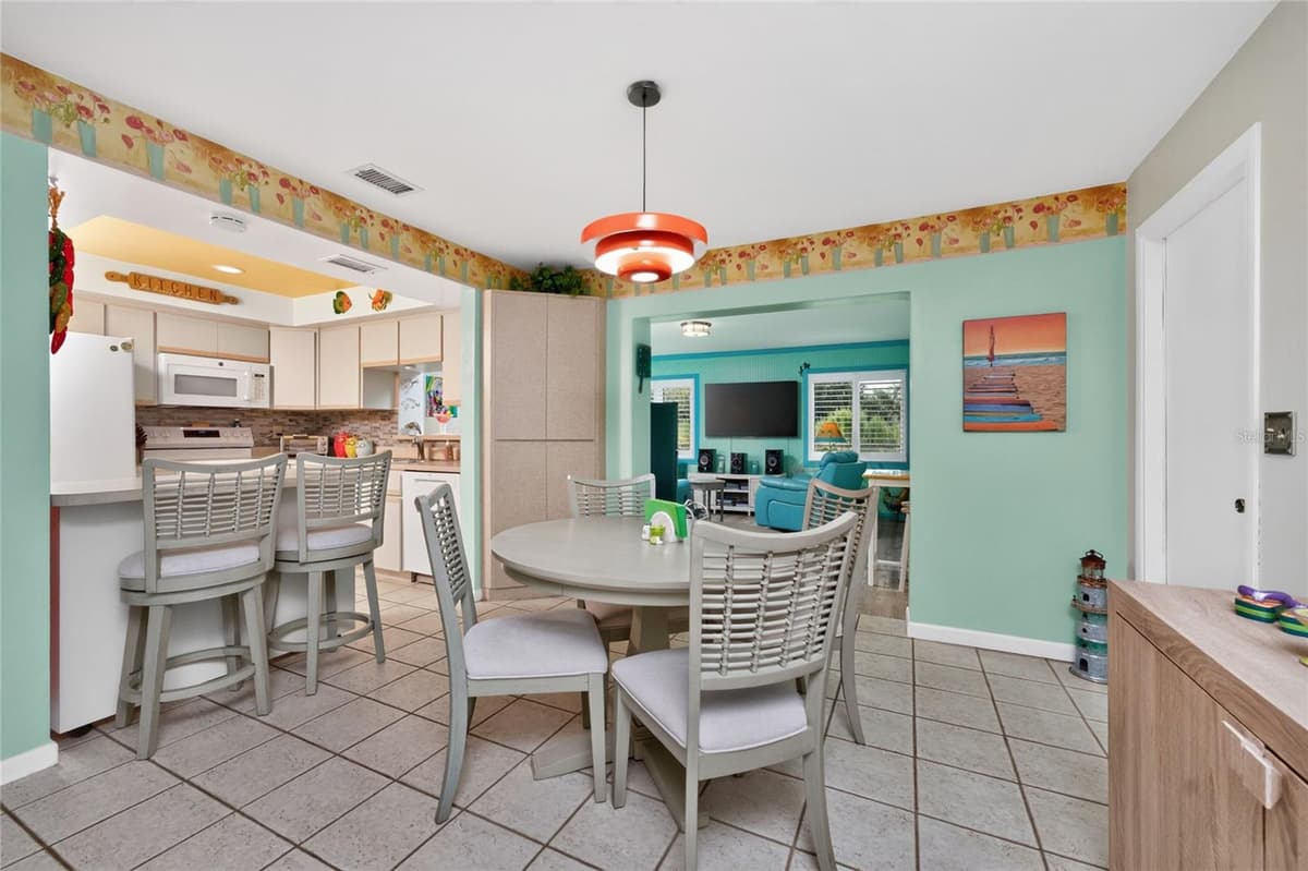 23 ANNAPOLIS LANE — photo 15 of 51