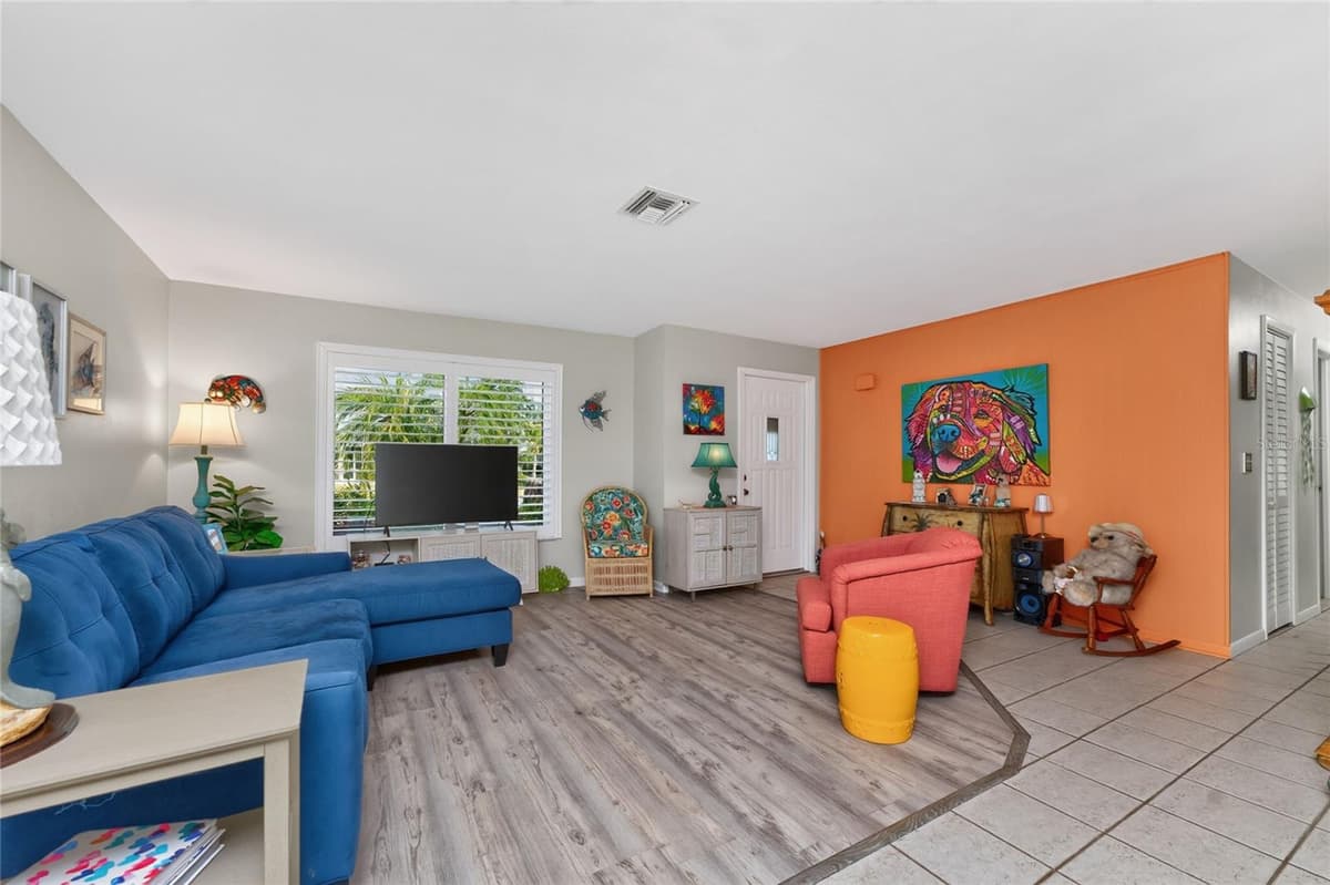 23 ANNAPOLIS LANE — photo 13 of 51