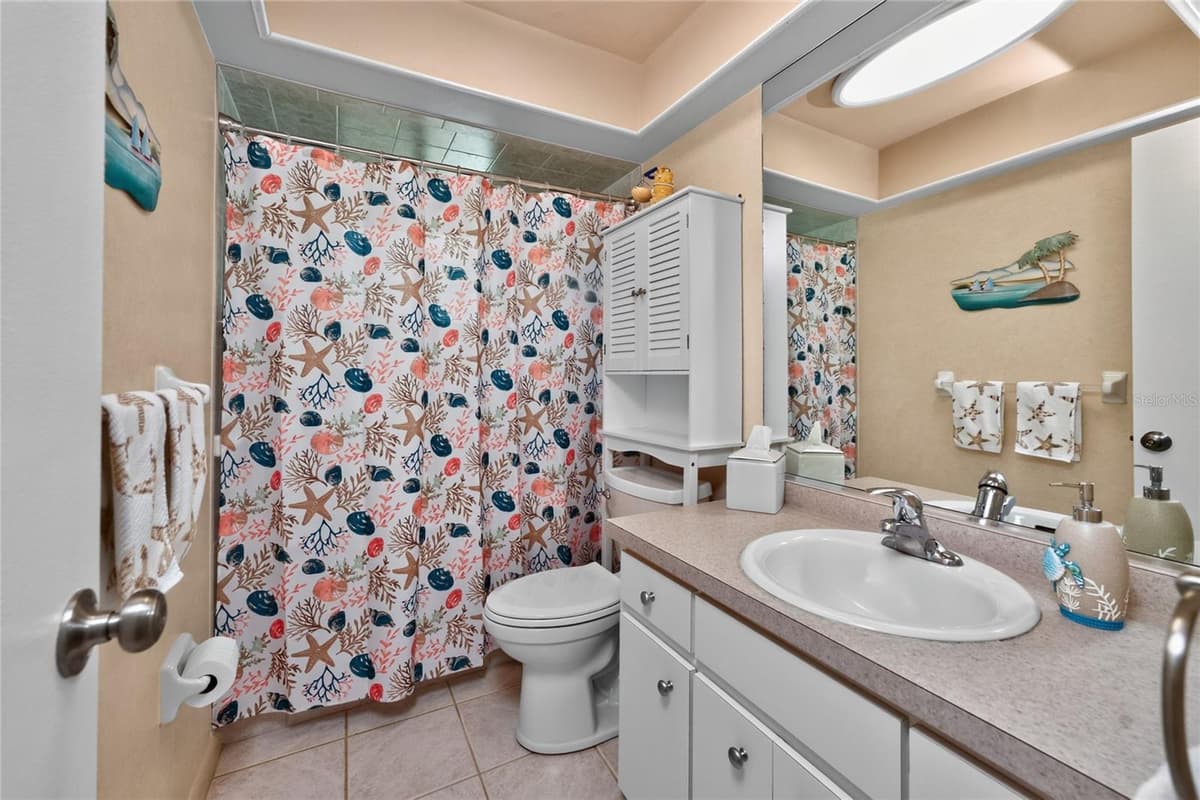 23 ANNAPOLIS LANE — photo 28 of 51