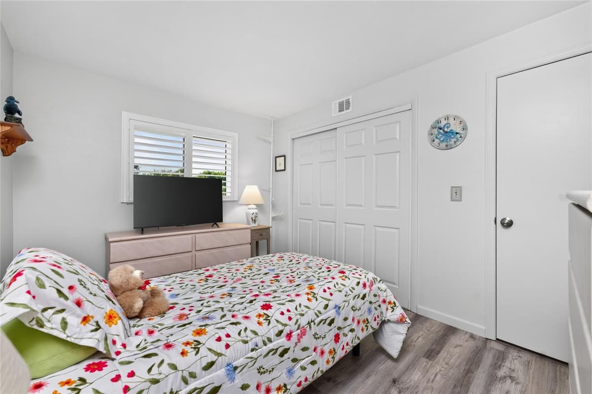 23 ANNAPOLIS LANE — photo 32 of 51