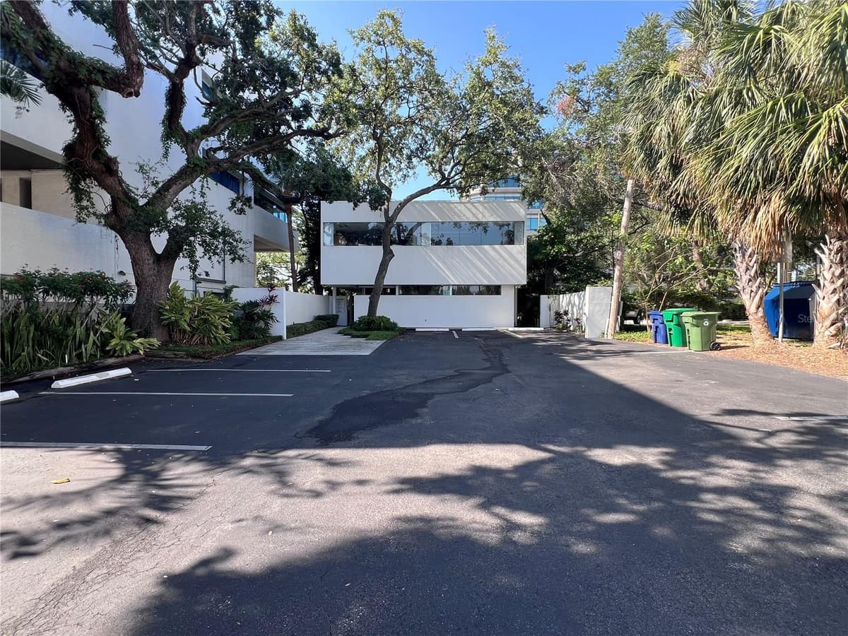 515 BAY STREET — photo 11 of 11