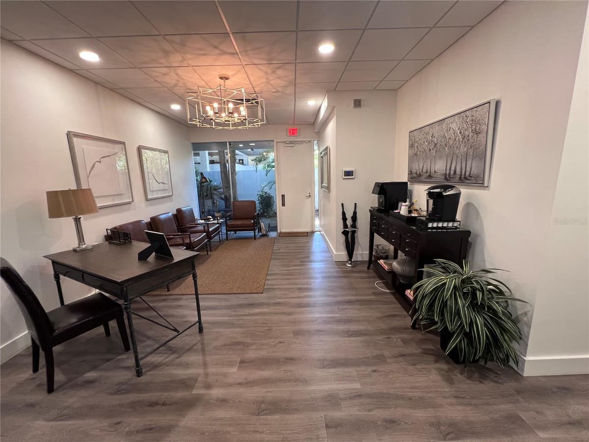515 BAY STREET — photo 6 of 11