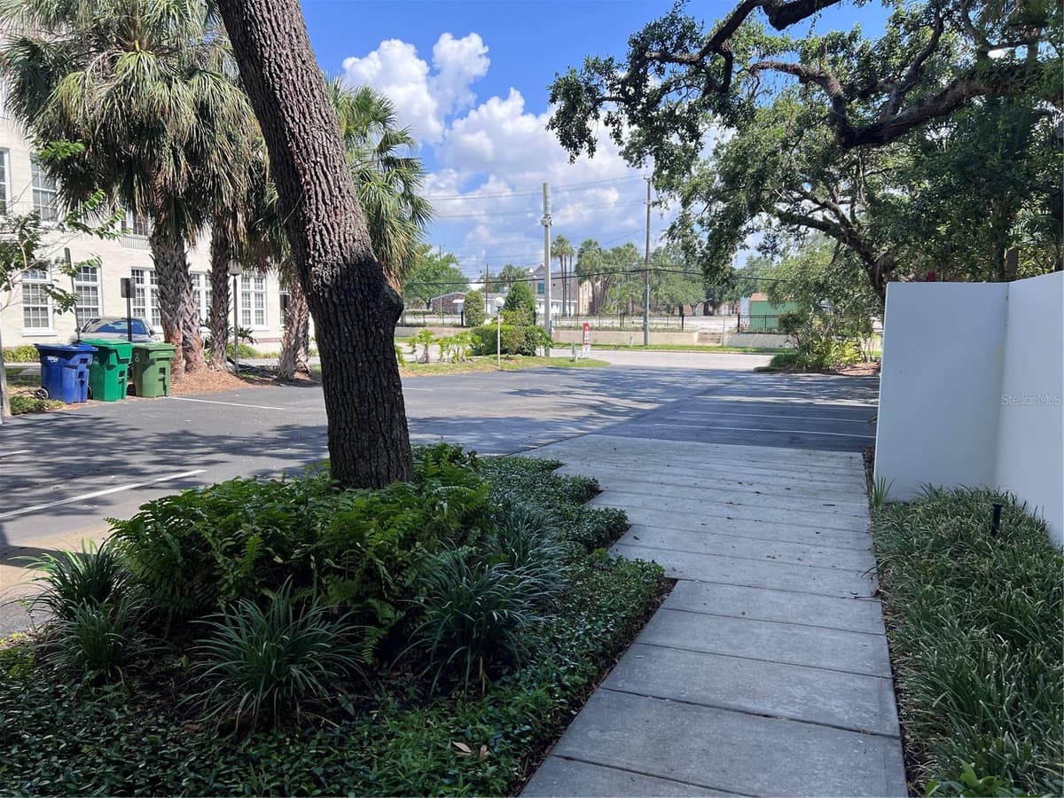 515 BAY STREET — photo 10 of 11
