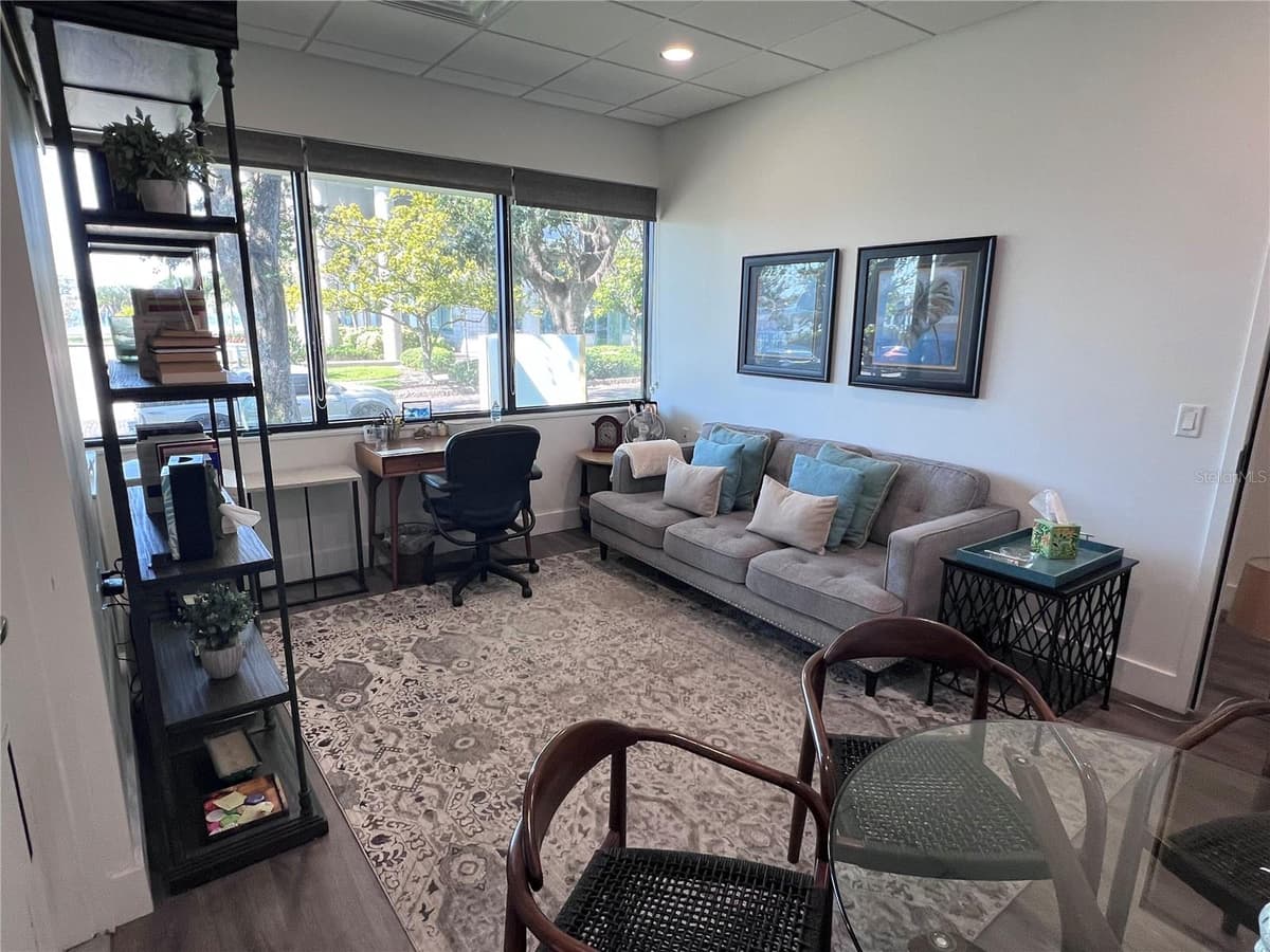 515 BAY STREET — photo 4 of 11