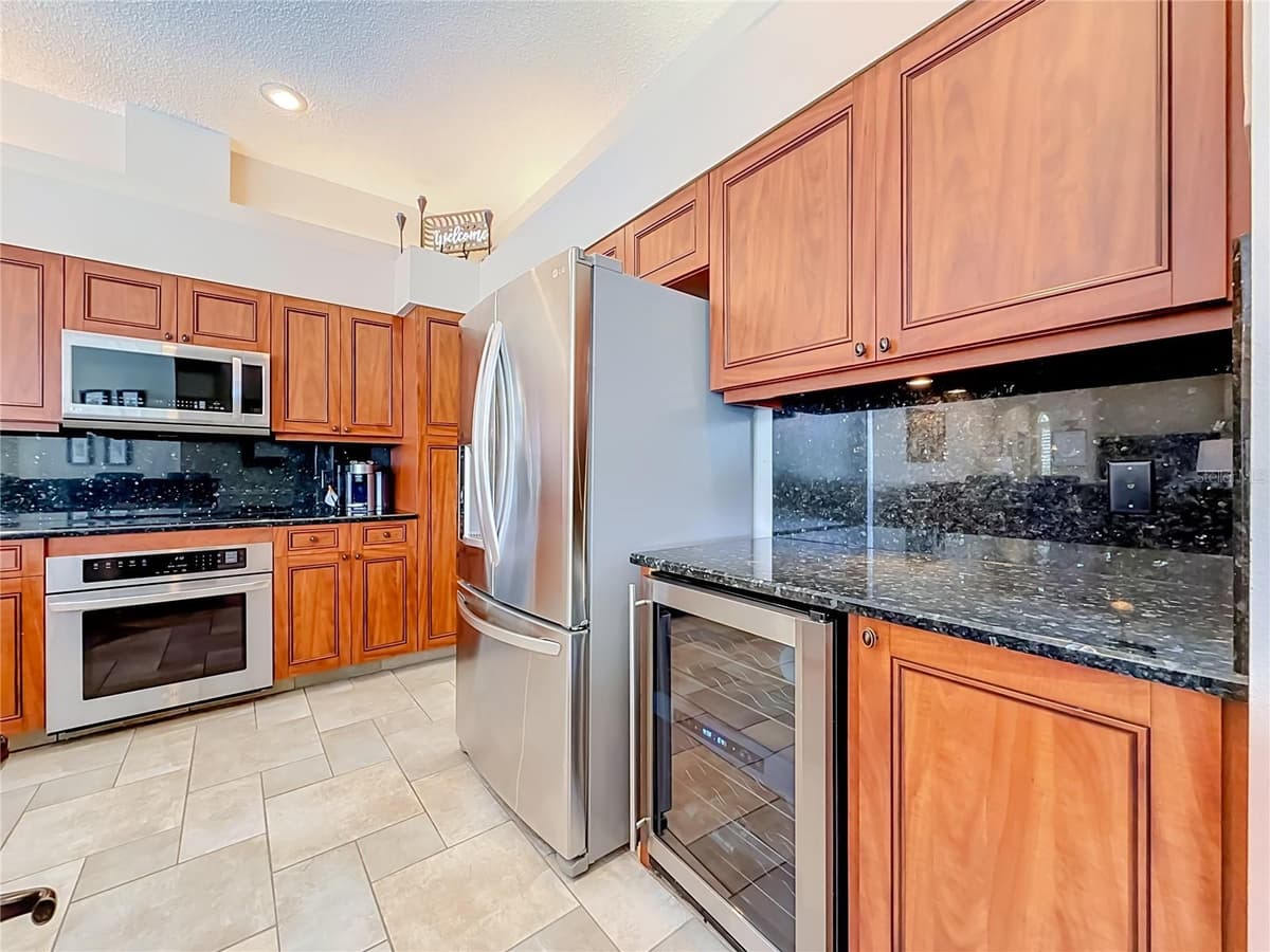 1266 BERKSHIRE LANE — photo 12 of 42