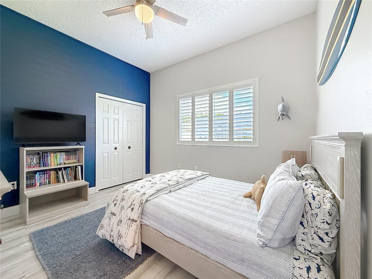 1266 BERKSHIRE LANE — photo 31 of 42