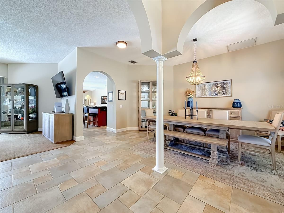 1266 BERKSHIRE LANE — photo 4 of 42