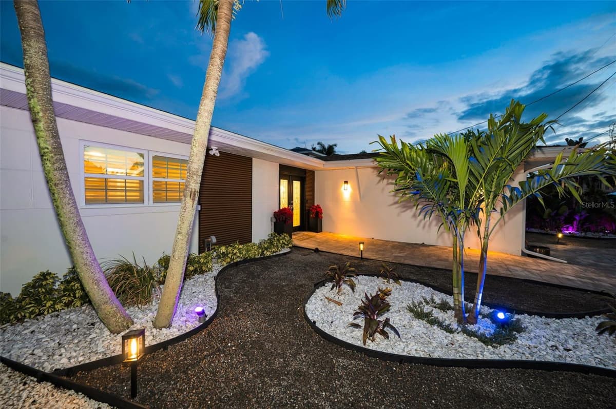 16353 REDINGTON DRIVE — photo 4 of 100
