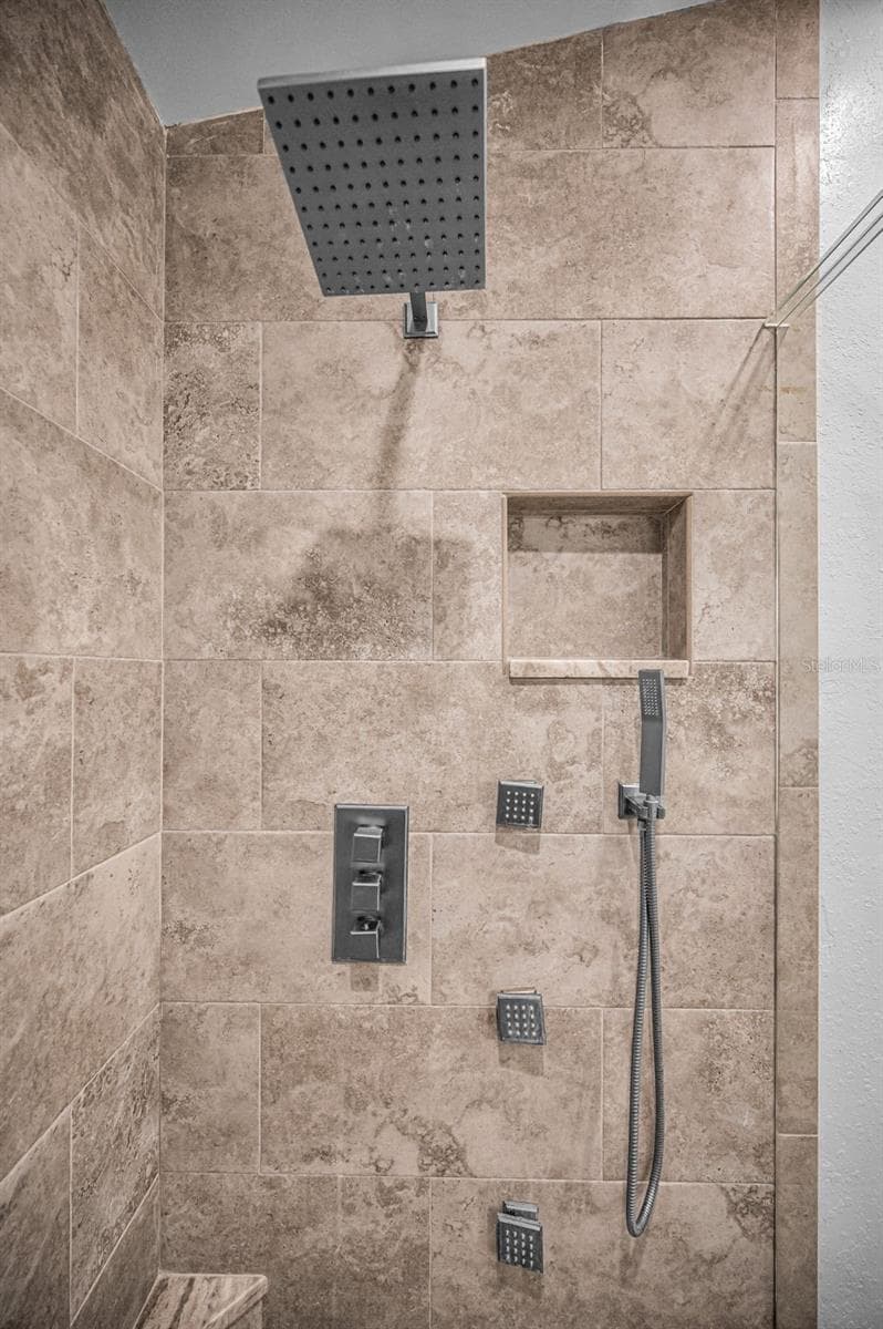16353 REDINGTON DRIVE — photo 41 of 100