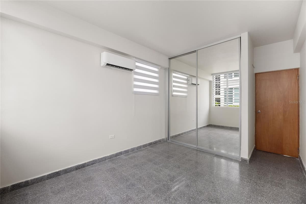 K1 AVE. LUIS VIGOREAUX — photo 14 of 22