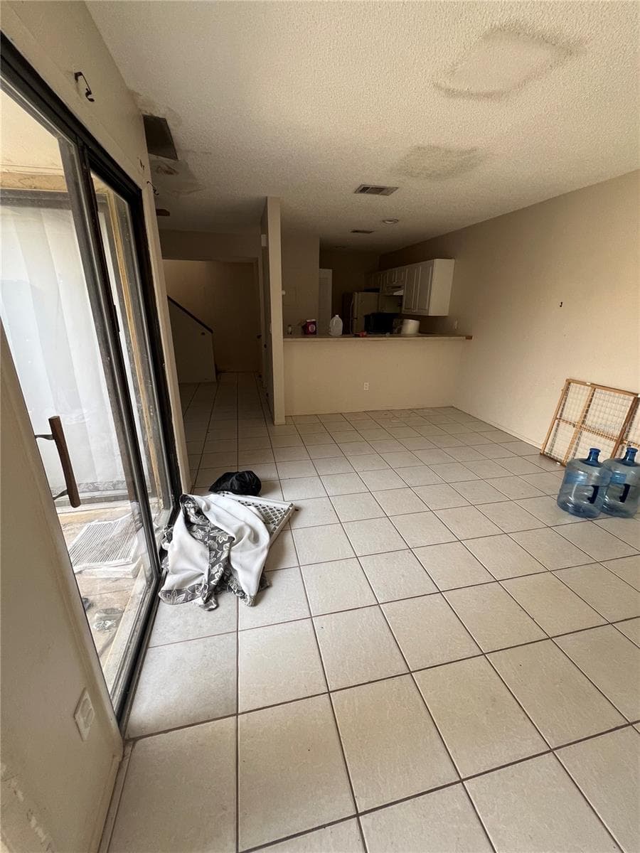 1021 ABADA COURT — photo 2 of 11