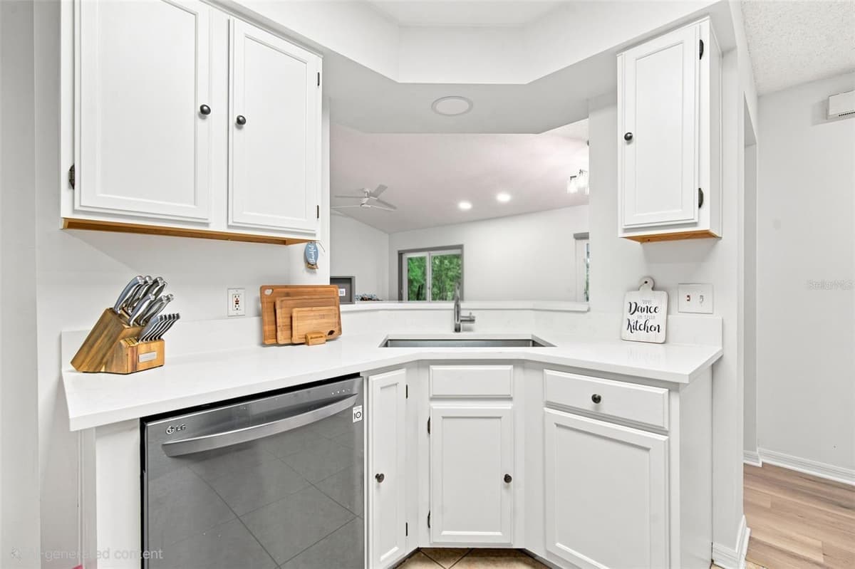 1014 HARDWOOD DRIVE — photo 13 of 48