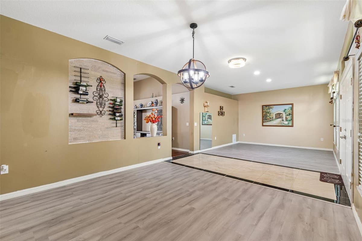 5737 WYNSTONE LANE — photo 9 of 53