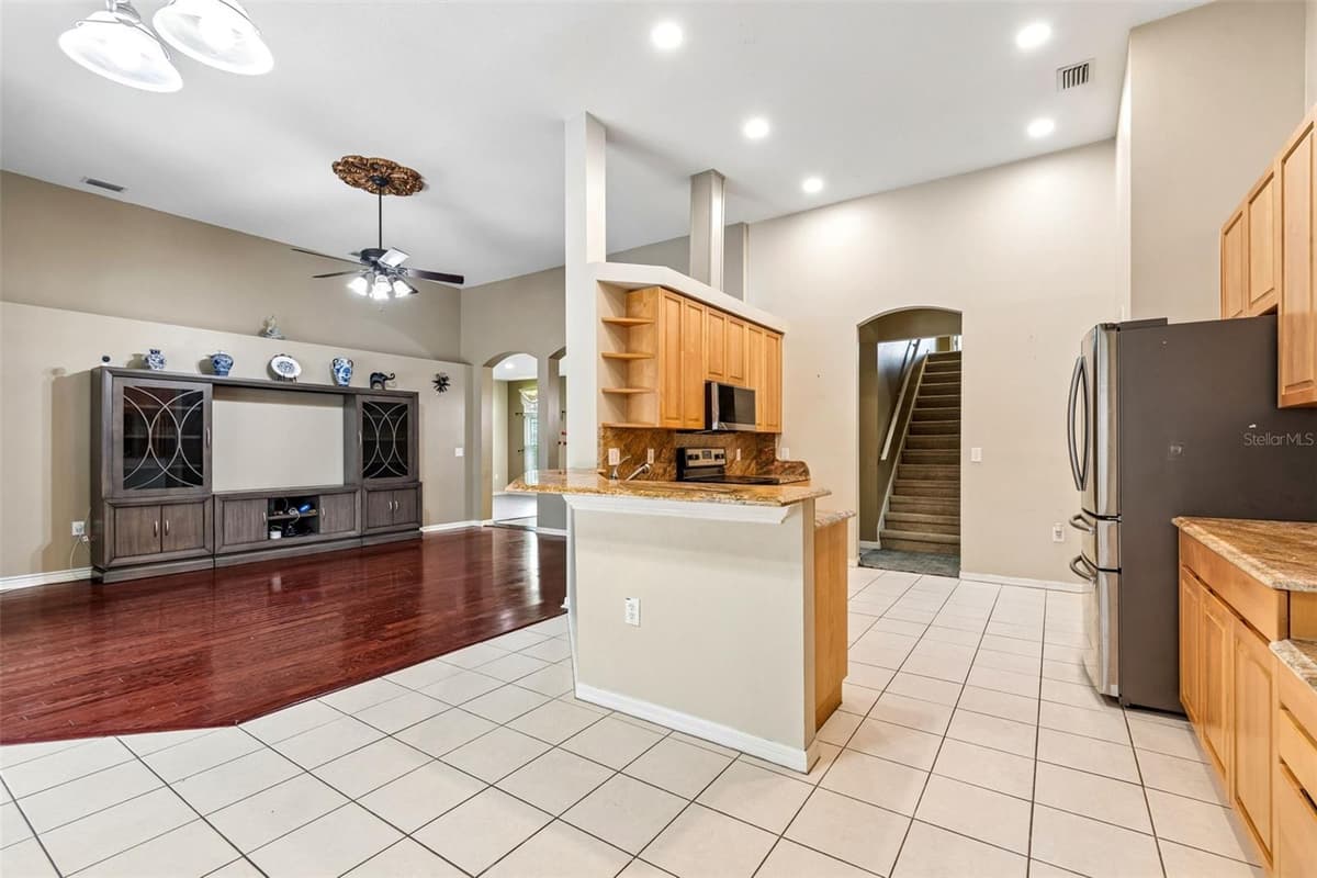 5737 WYNSTONE LANE — photo 15 of 53