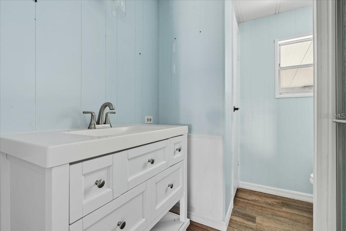 8188 ROBERT STREET — photo 5 of 22