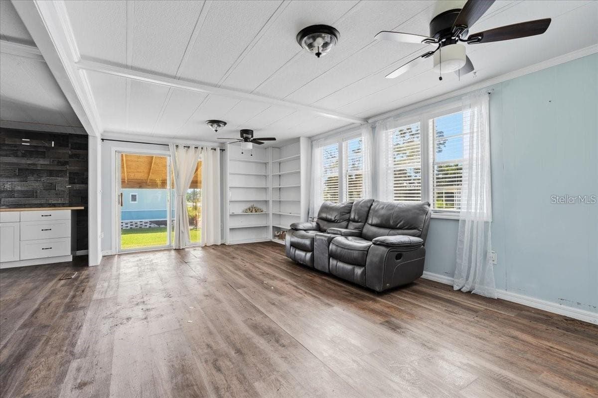 8188 ROBERT STREET — photo 17 of 22