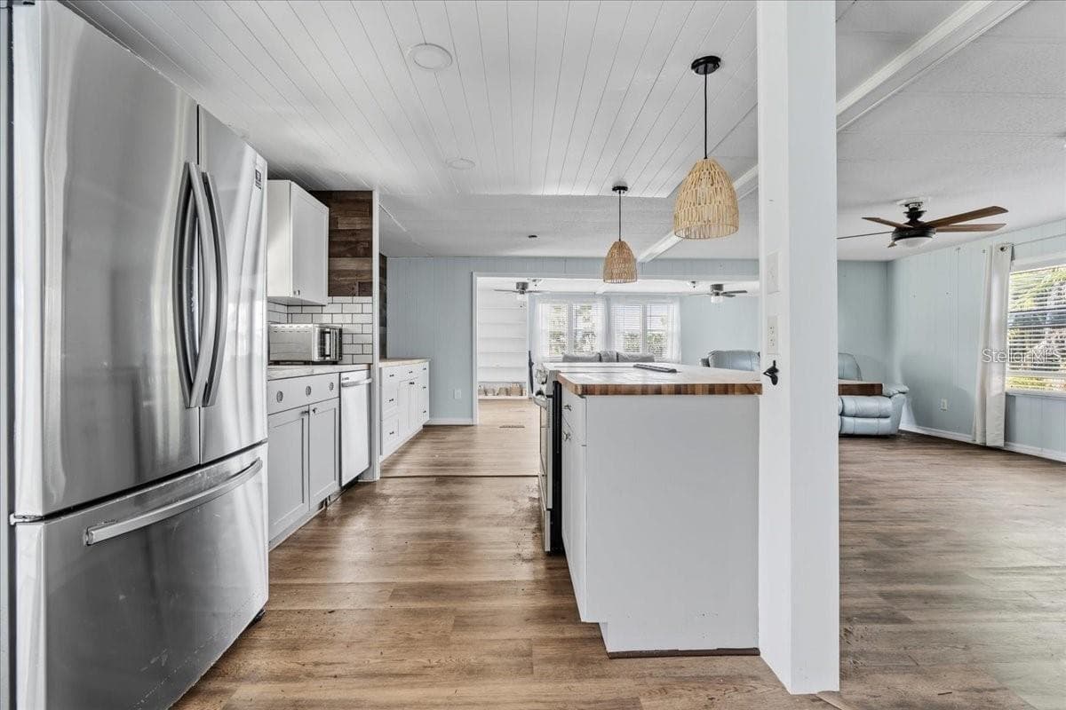8188 ROBERT STREET — photo 10 of 22