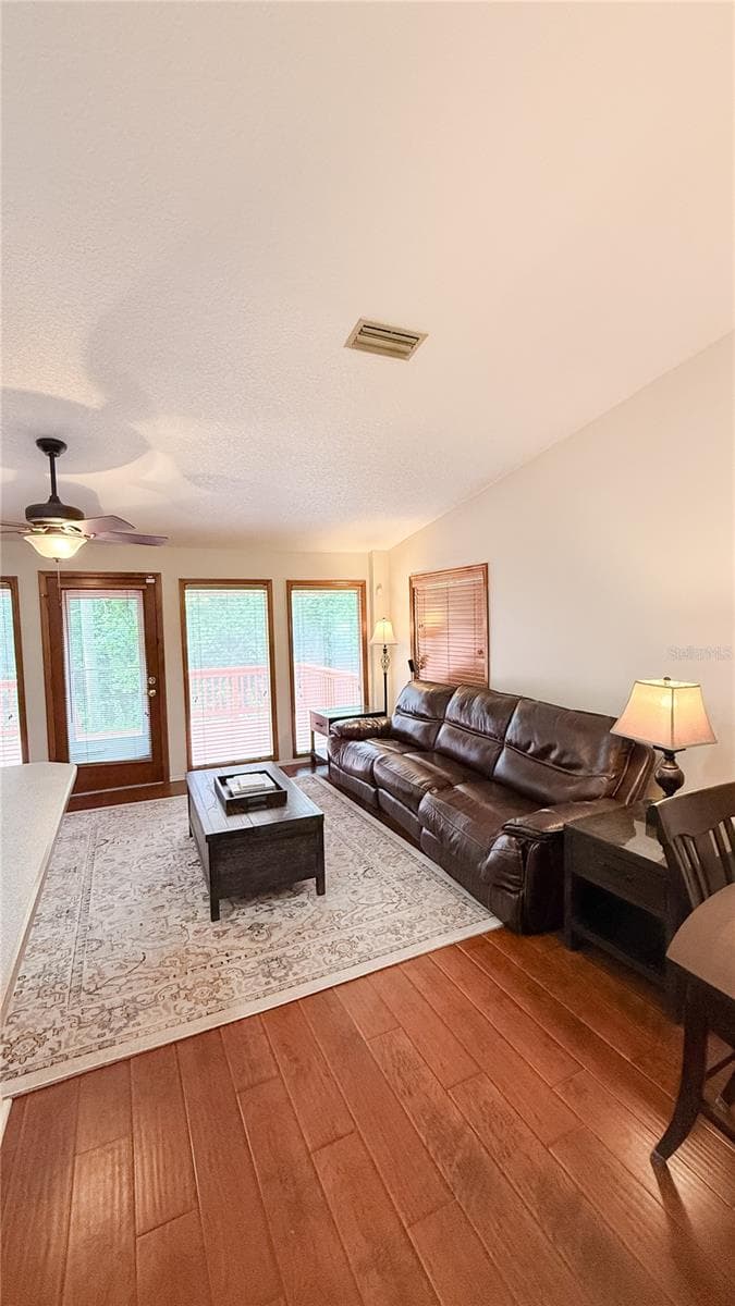 898 CRITTENDEN AVENUE — photo 9 of 39