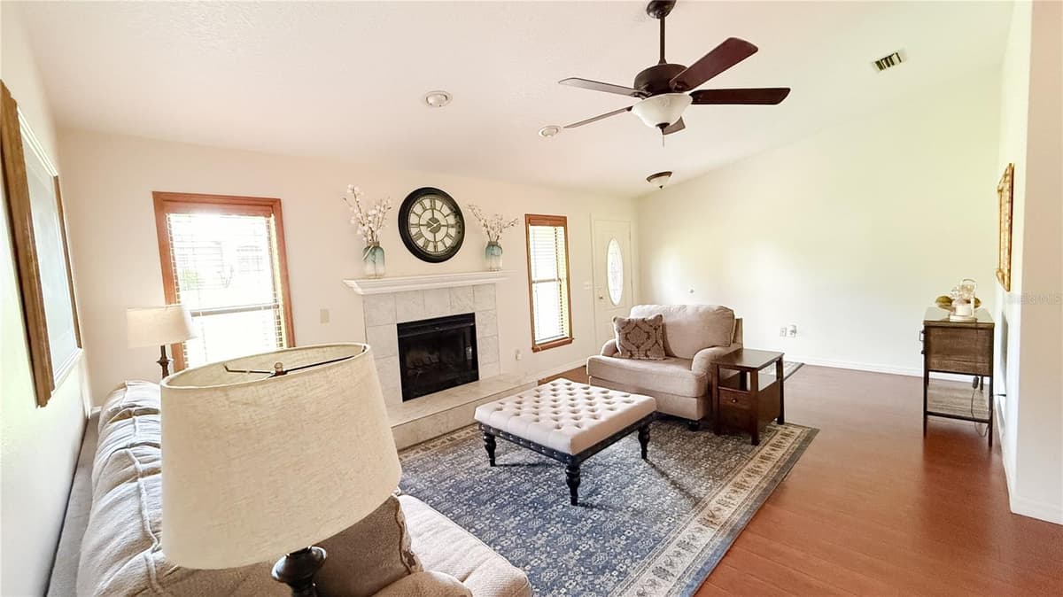 898 CRITTENDEN AVENUE — photo 5 of 39