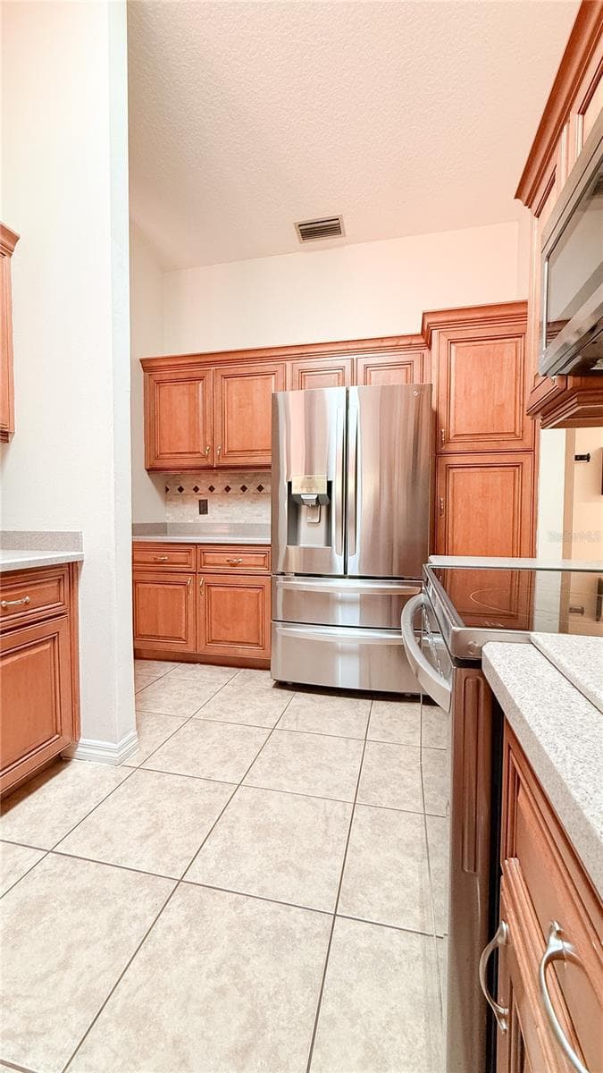 898 CRITTENDEN AVENUE — photo 13 of 39